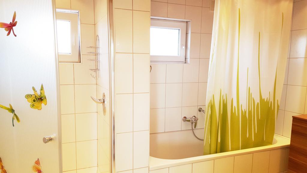Gaestezimmer Wurm Monchhof Ruang foto
